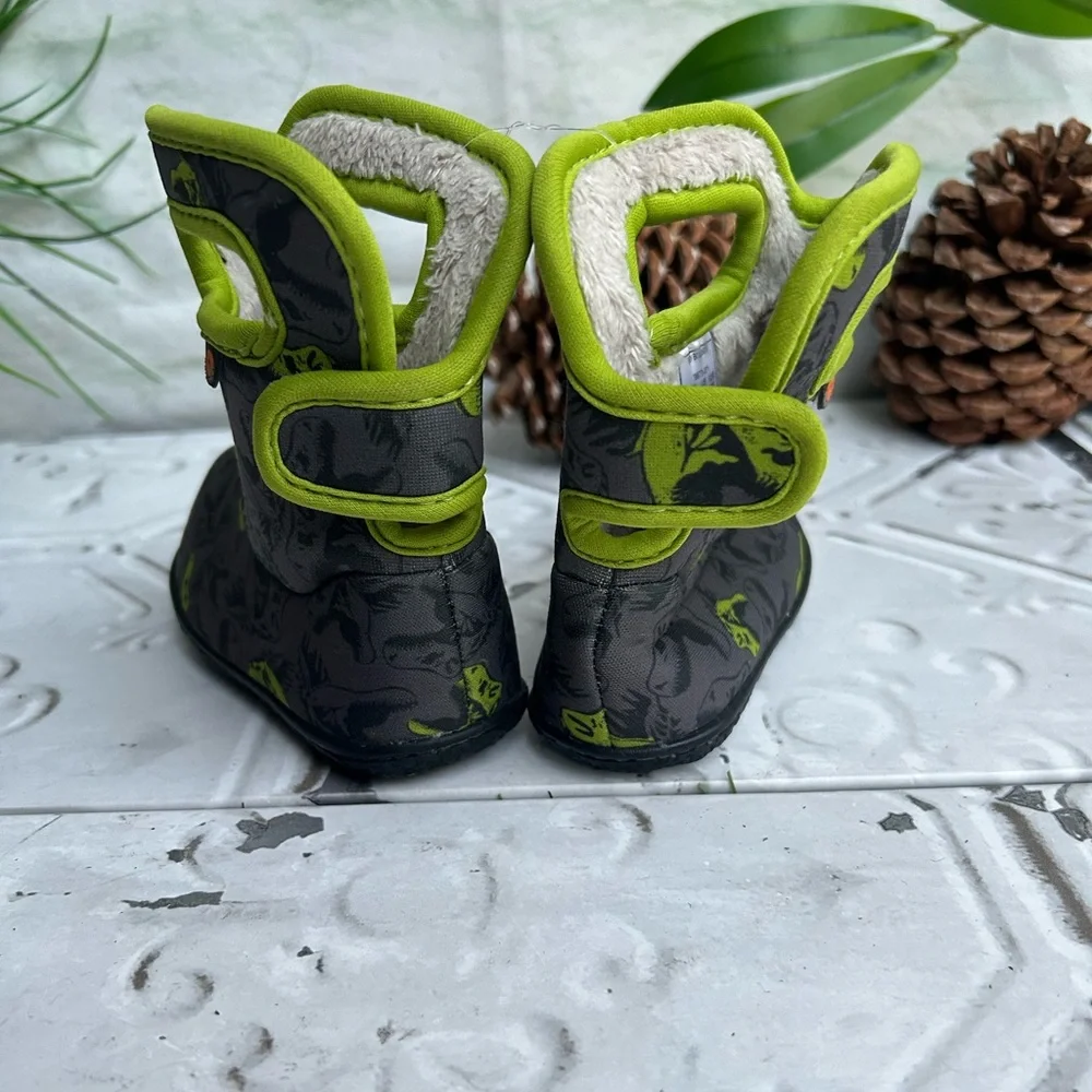 BOGS Waterproof insulated waterproof Dinosaur boots 5 NWT